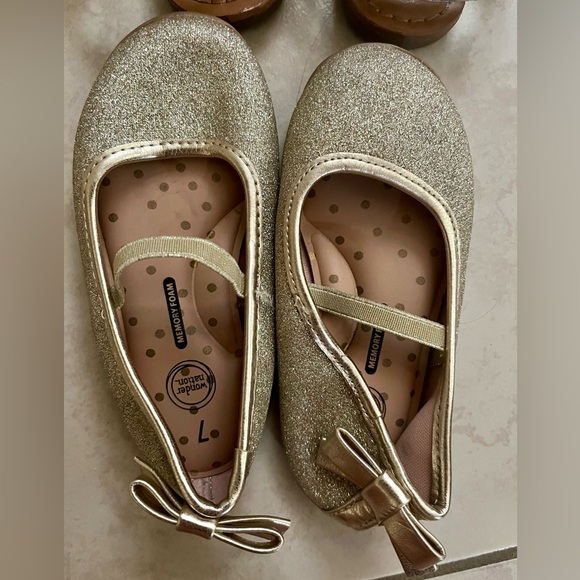 3 Pairs of 7M Girls Shoes - Picture 6 of 13